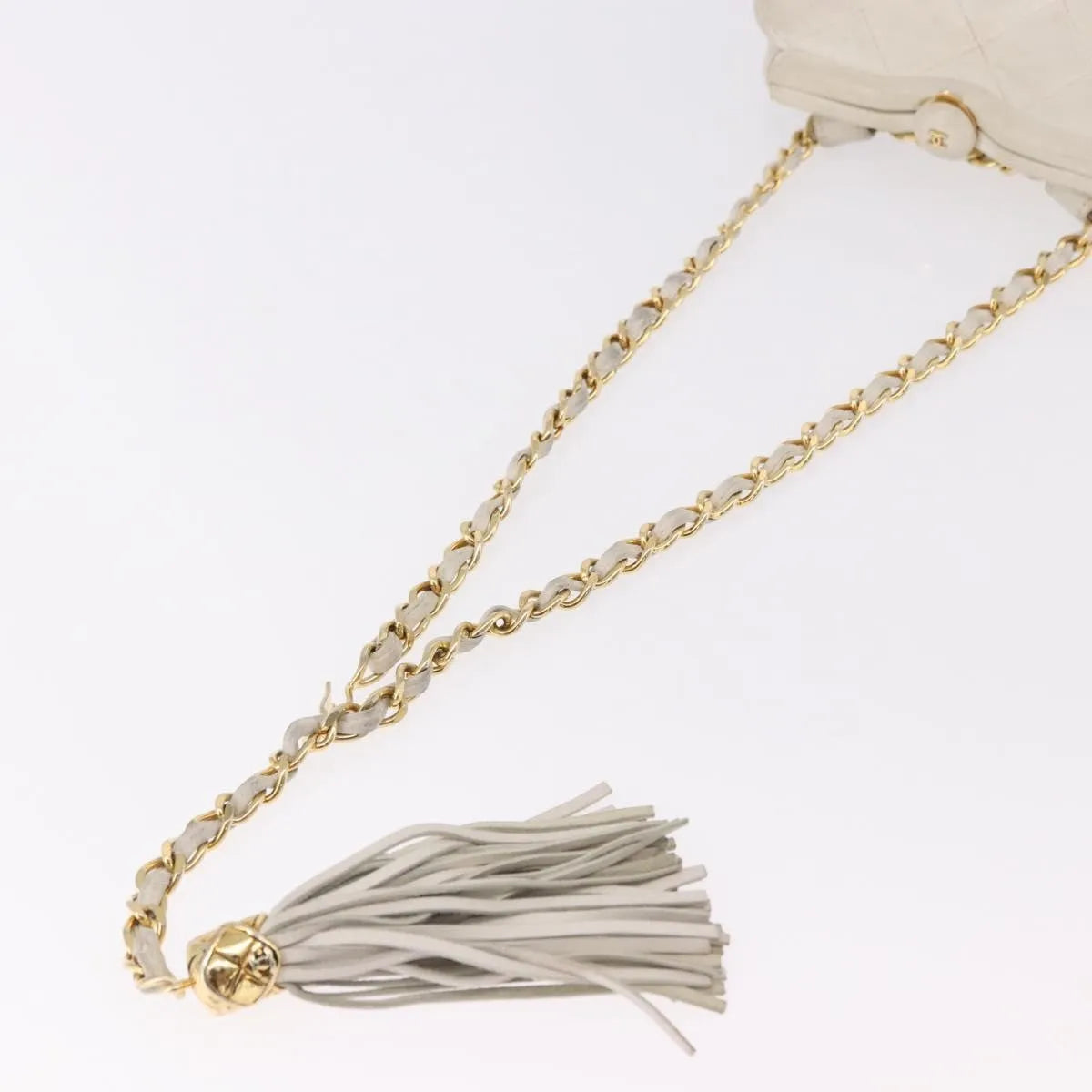 Chanel Vintage Diamond Cc Tassel Quilted Lambskin White Leather Shoulder Bag Bag (Pre-Owned)