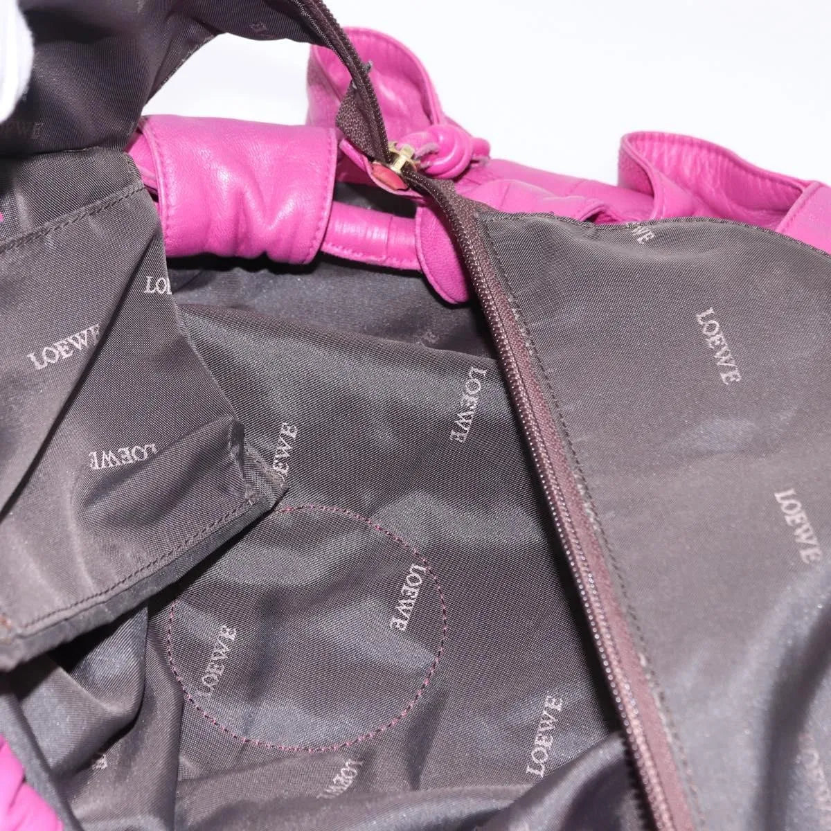 Loewe Anagram Logo Nappa Aire Hand Leather Pink Leather Handbag (Pre-Owned)