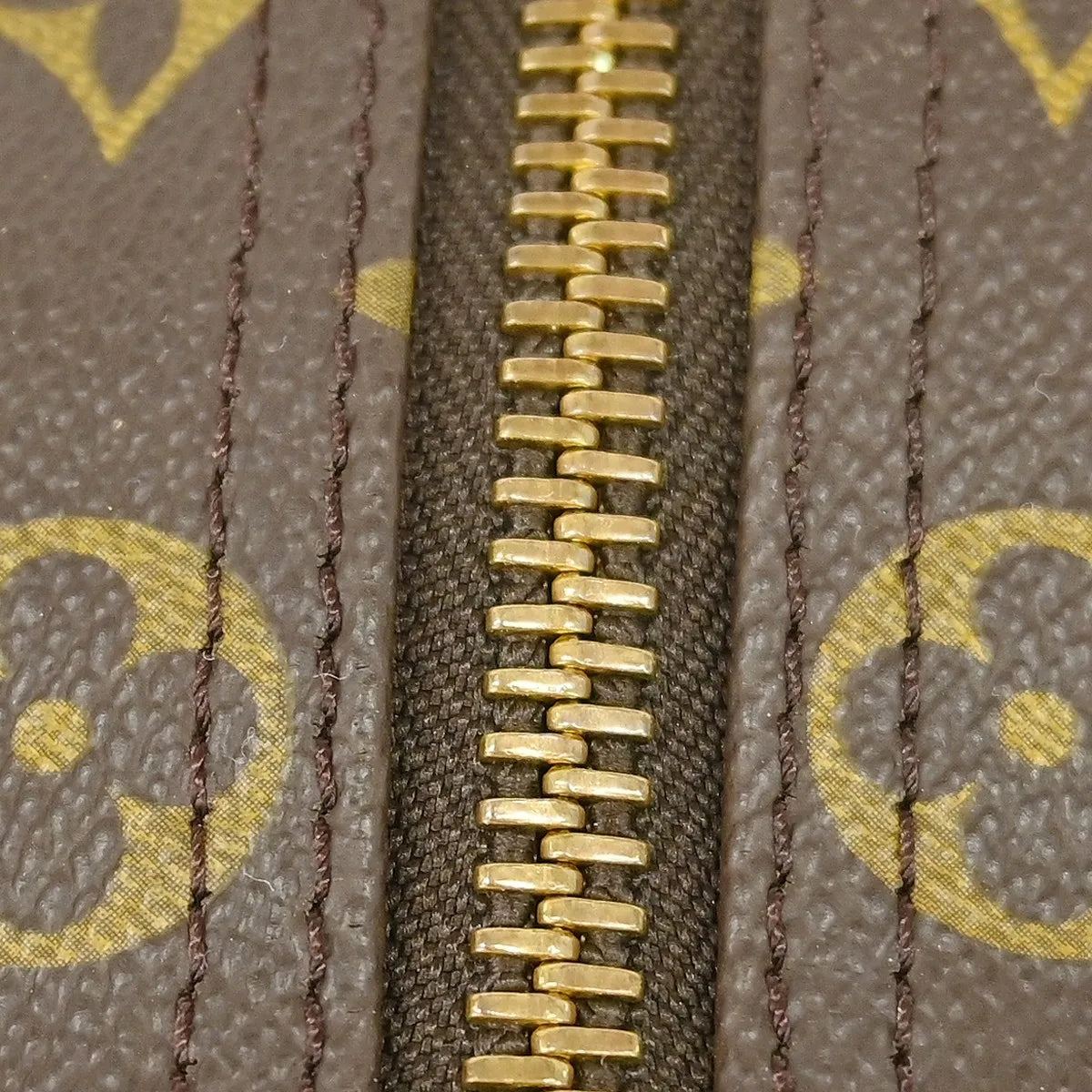 Louis Vuitton Keepall Monogram Canvas Brown Canvas Travel Bag Bag (Pre-Owned)