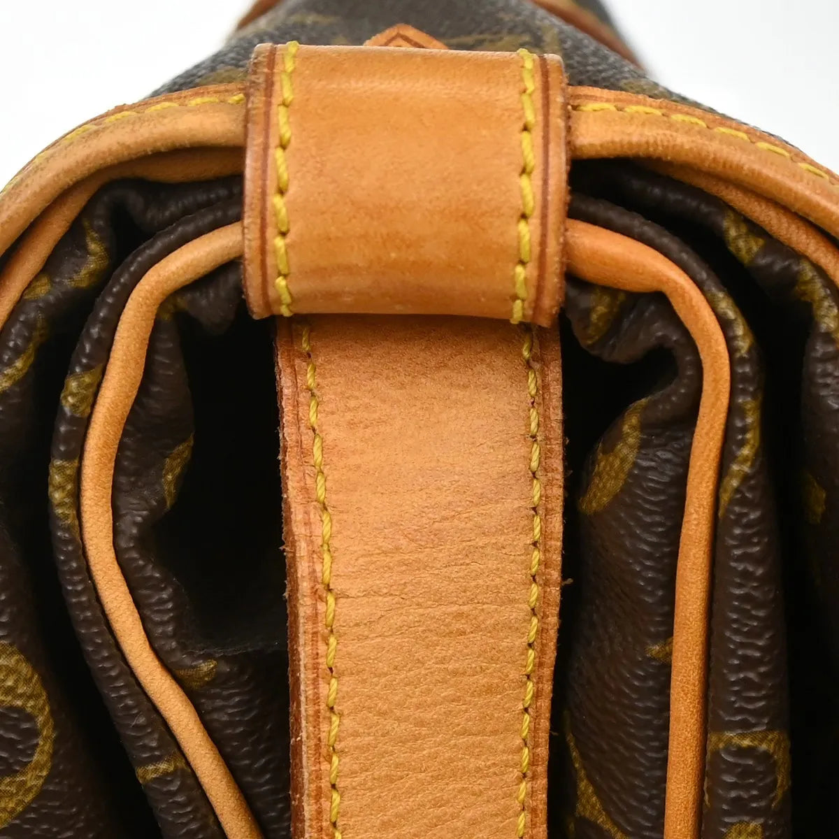 Louis Vuitton Saumur Monogram Canvas Brown Canvas Shoulder Bag Bag (Pre-Owned)