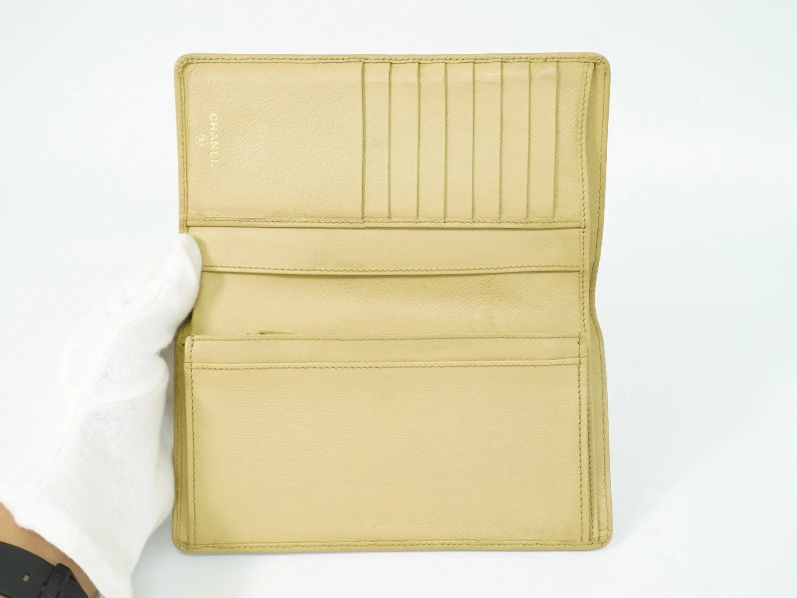 Chanel Cc Button Bi-Fold Leather Beige Leather Wallets Accessory (Pre-Owned)
