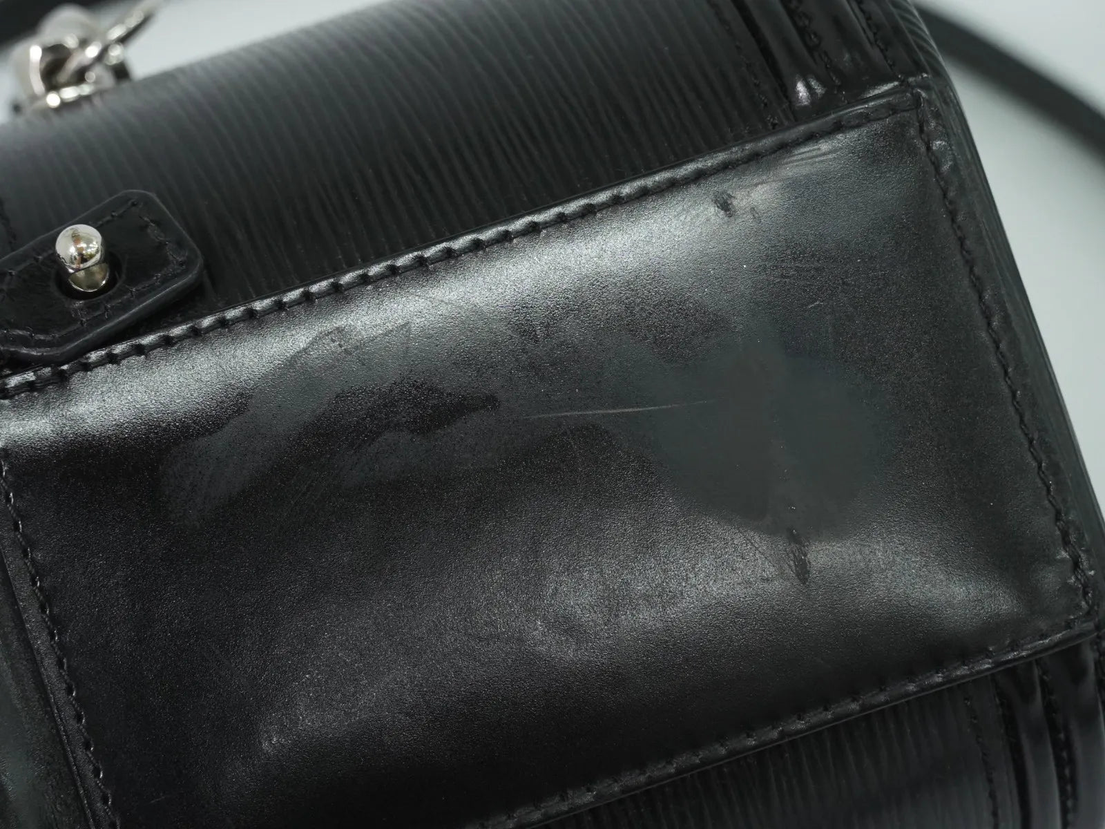 Louis Vuitton Cannes Epi Black Leather Handbag (Pre-Owned)