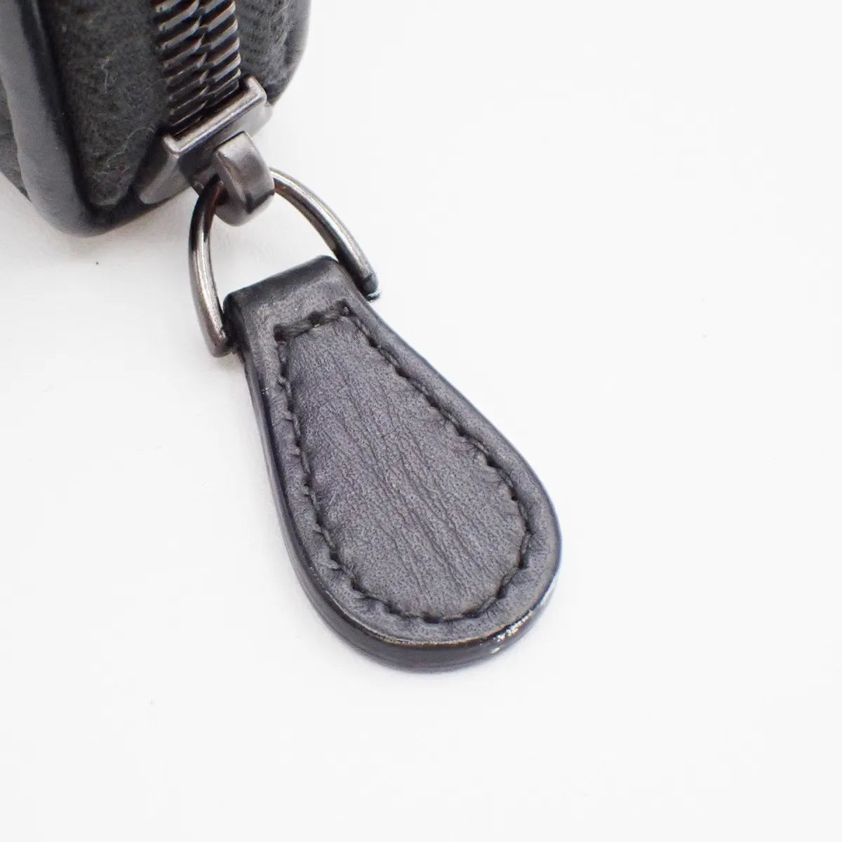 Bottega Veneta Intrecciato Long Zip Leather Black Leather Wallets Accessory (Pre-Owned)