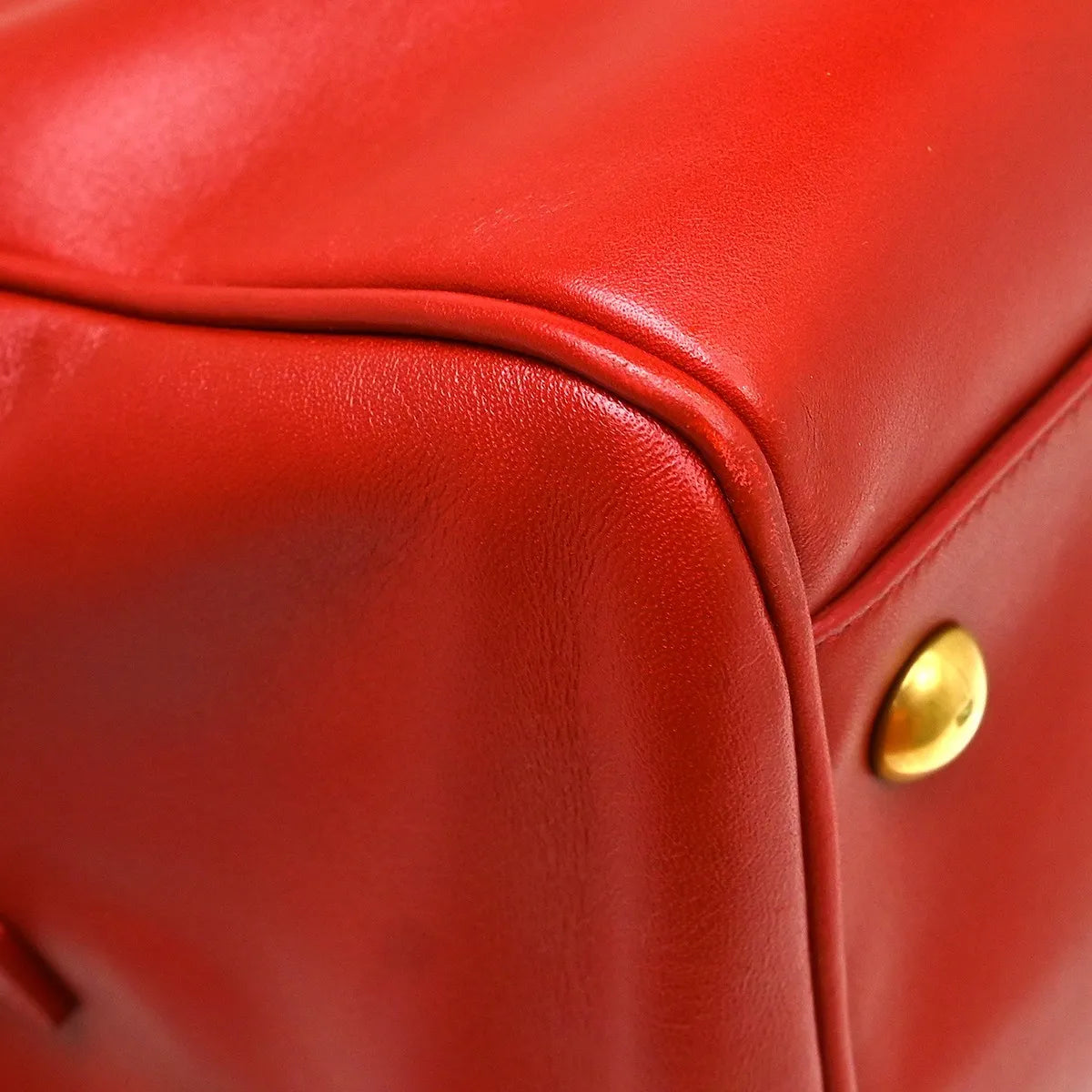 Saint Laurent Classic Duffle Leather Red Leather Handbag (Pre-Owned)