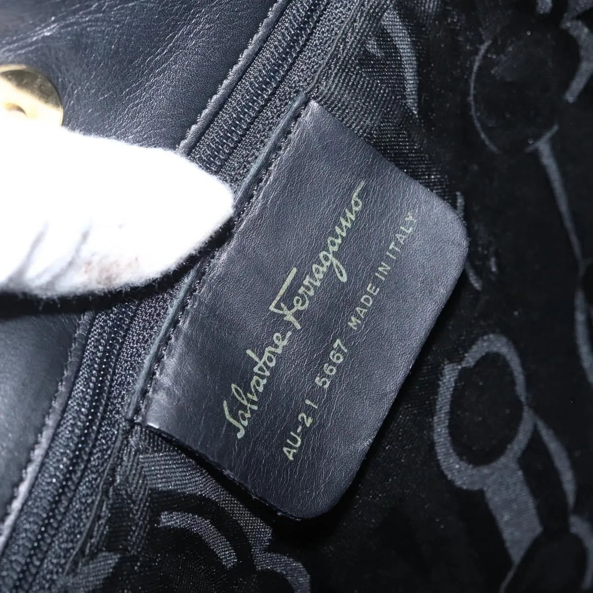 Salvatore Ferragamo Vala Nylon Black Nylon Shoulder Bag Bag (Pre-Owned)