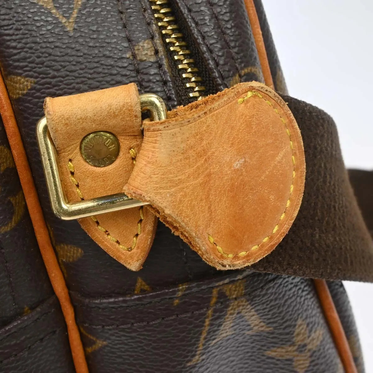 Louis Vuitton Reporter Monogram Canvas Brown Canvas Shoulder Bag Bag (Pre-Owned)