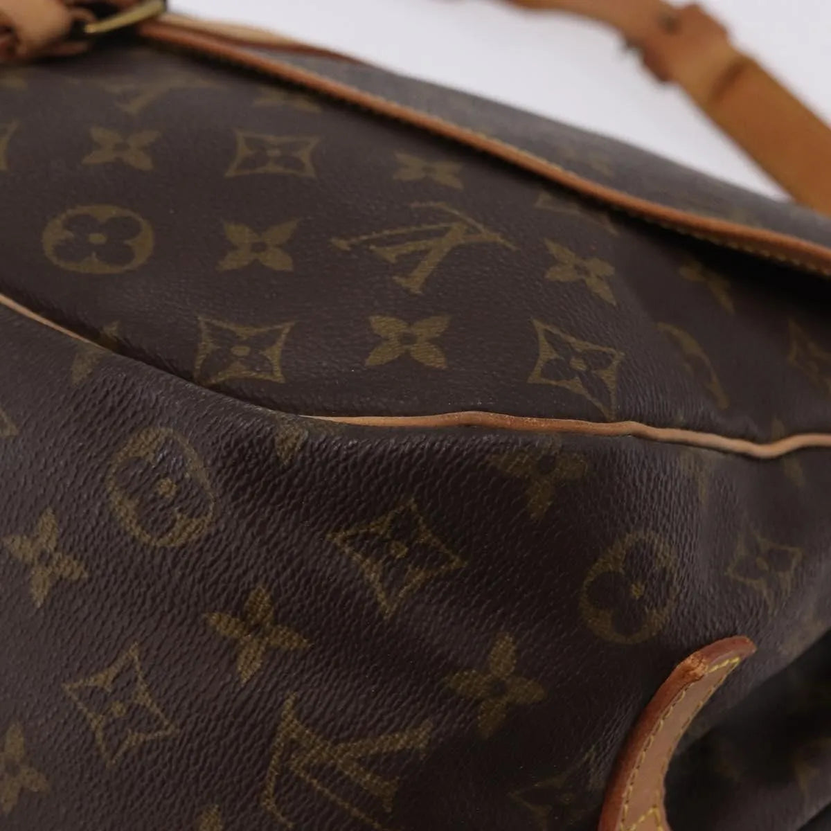 Louis Vuitton Saumur Monogram Brown Canvas Shoulder Bag Bag (Pre-Owned)