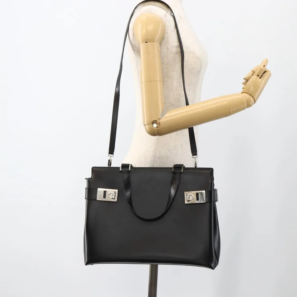 Salvatore Ferragamo Double Gancini Side Buckle Tote Leather Black Leather Handbag (Pre-Owned)