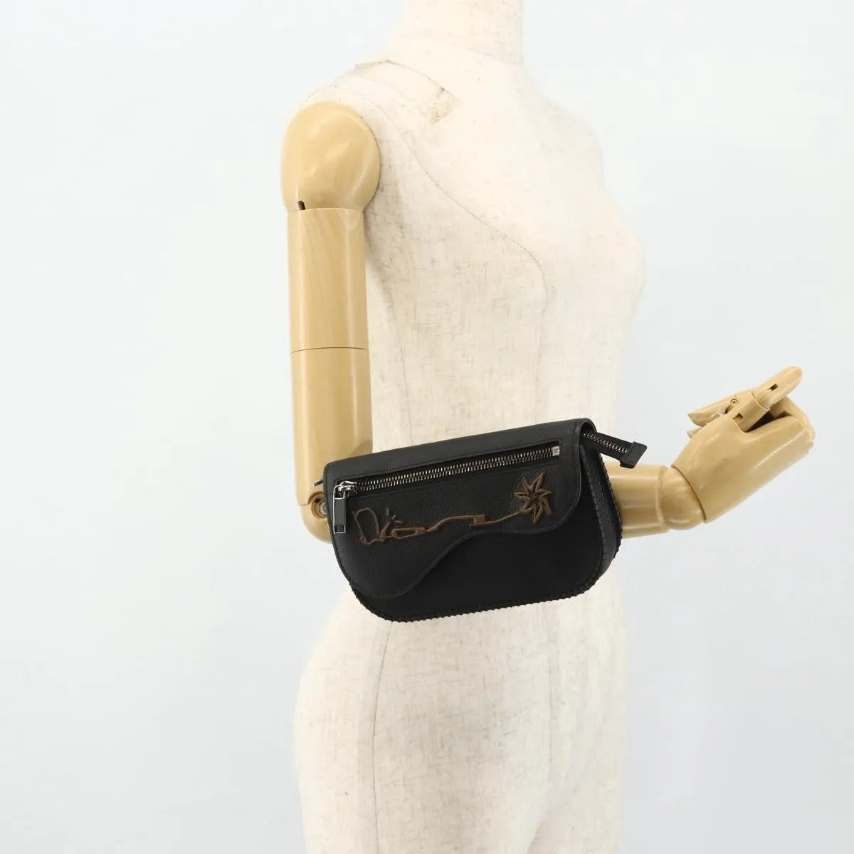 Christian Dior Saddle Pouch Belt Leather Black Leather Clutche & Pouche Bag (Pre-Owned)