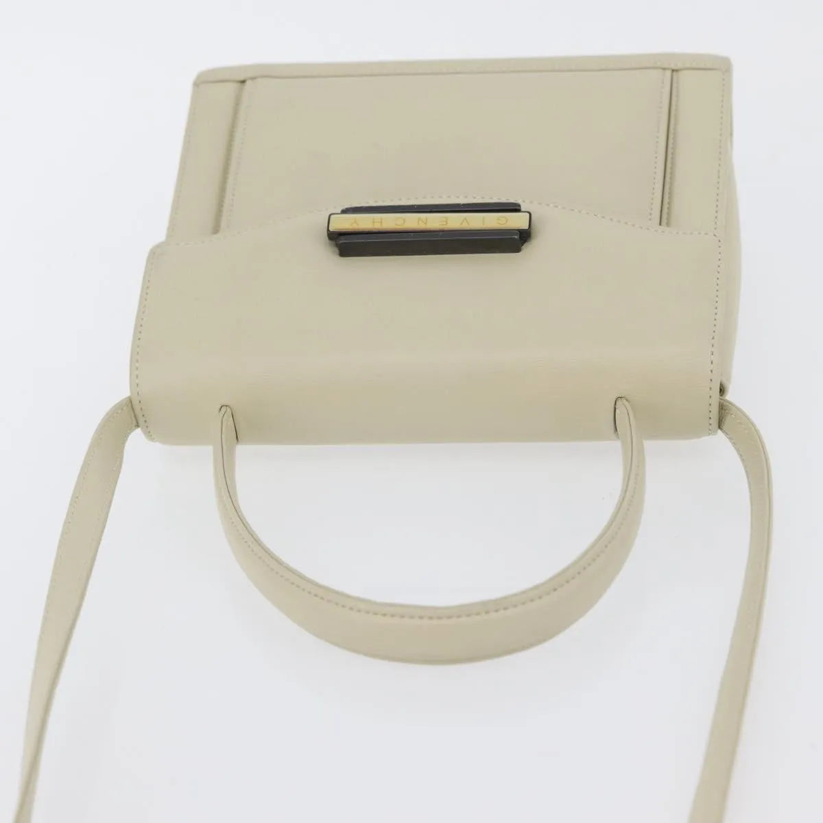 Givenchy Vintage Leather Beige Leather Handbag (Pre-Owned)