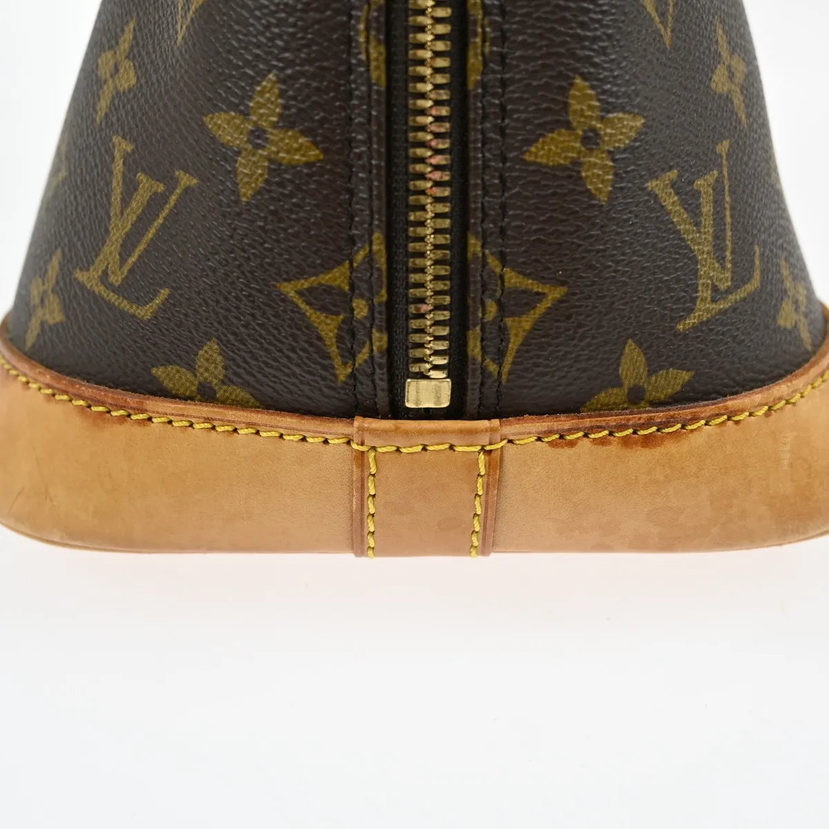 Louis Vuitton Alma Monogram Canvas Brown Canvas Handbag (Pre-Owned)