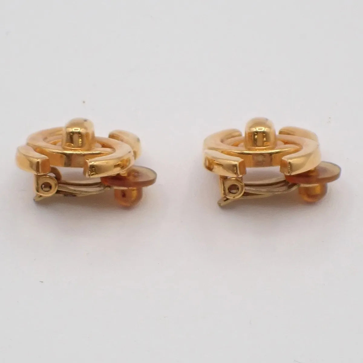 Chanel Cc Button Clip-On Metal Gold Gold_Plated Earrings Jewelry (Pre-Owned)