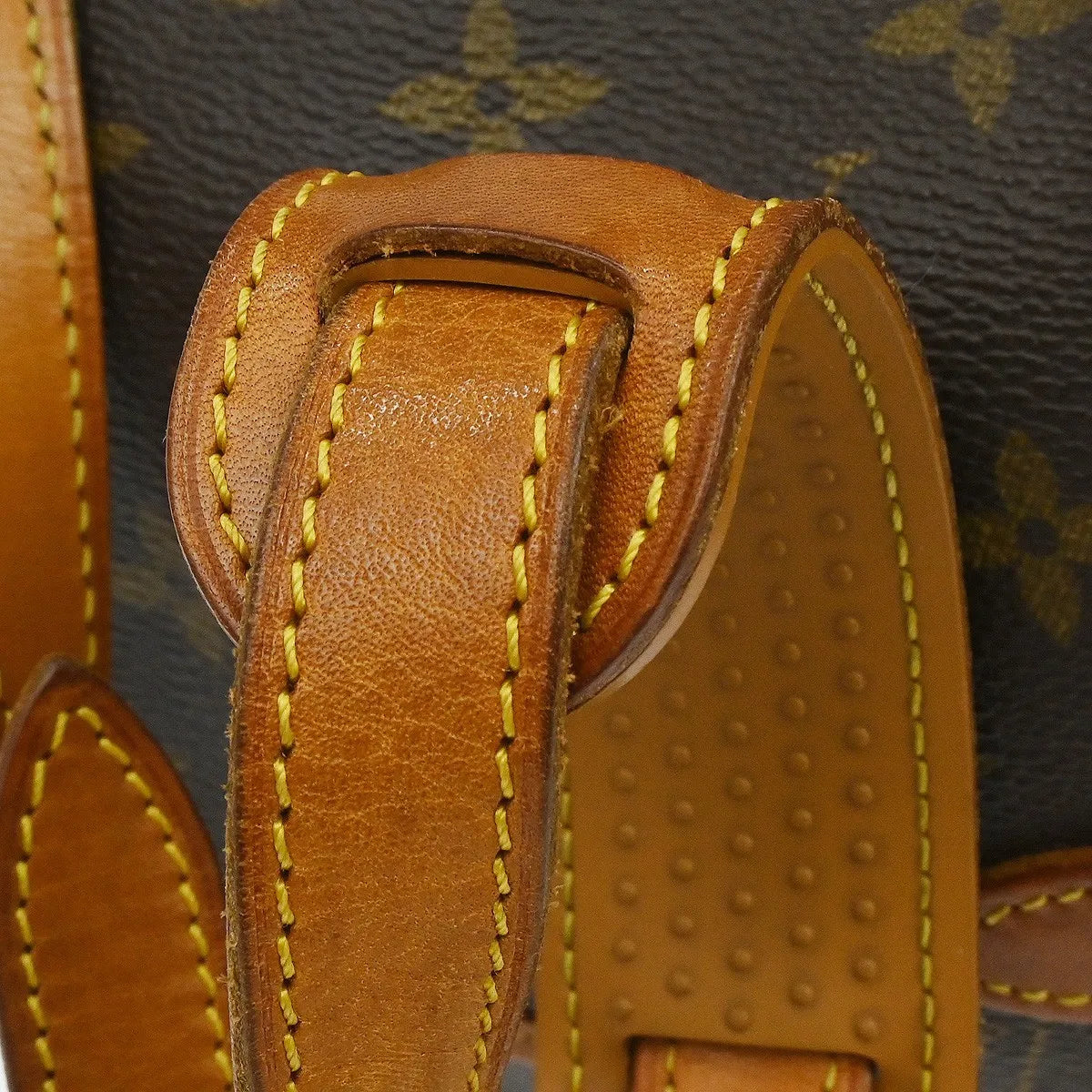Louis Vuitton Saumur Messenger Monogram Canvas Brown Canvas Shoulder Bag Bag (Pre-Owned)