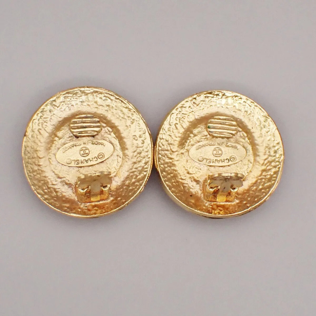 Chanel Vintage Round Clip-On Metal With Faux Pearl Gold Gold_Plated Earrings Jewelry (Pre-Owned)