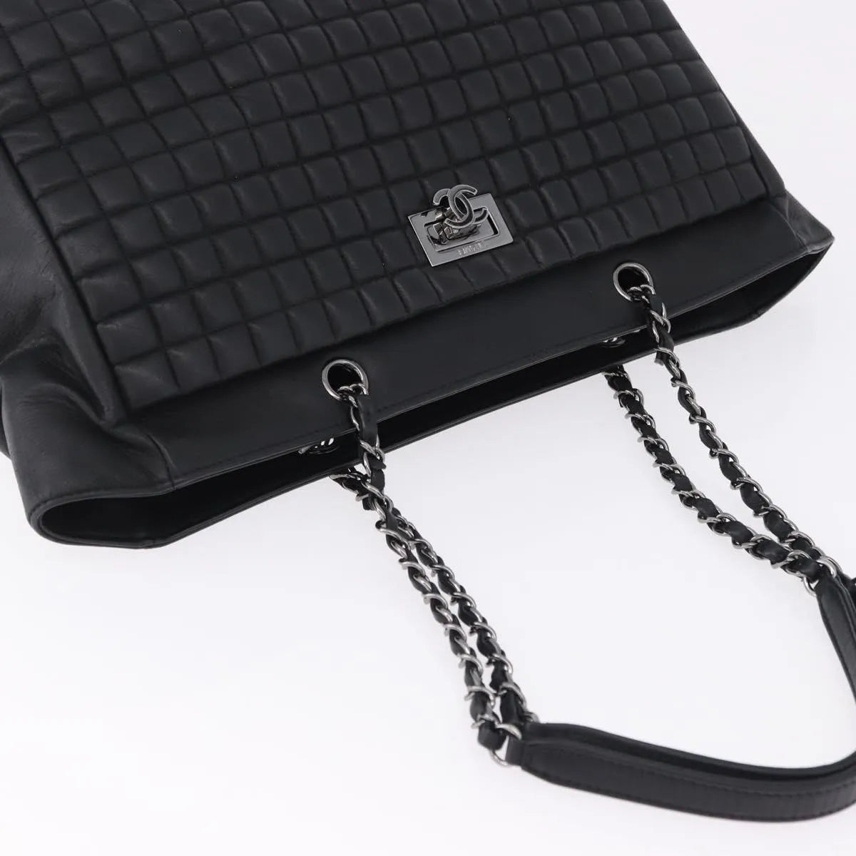 Chanel Cc Lock Bubble Tote Quilted Iridescent Calfskin Black Leather Tote Bag Bag (Pre-Owned)