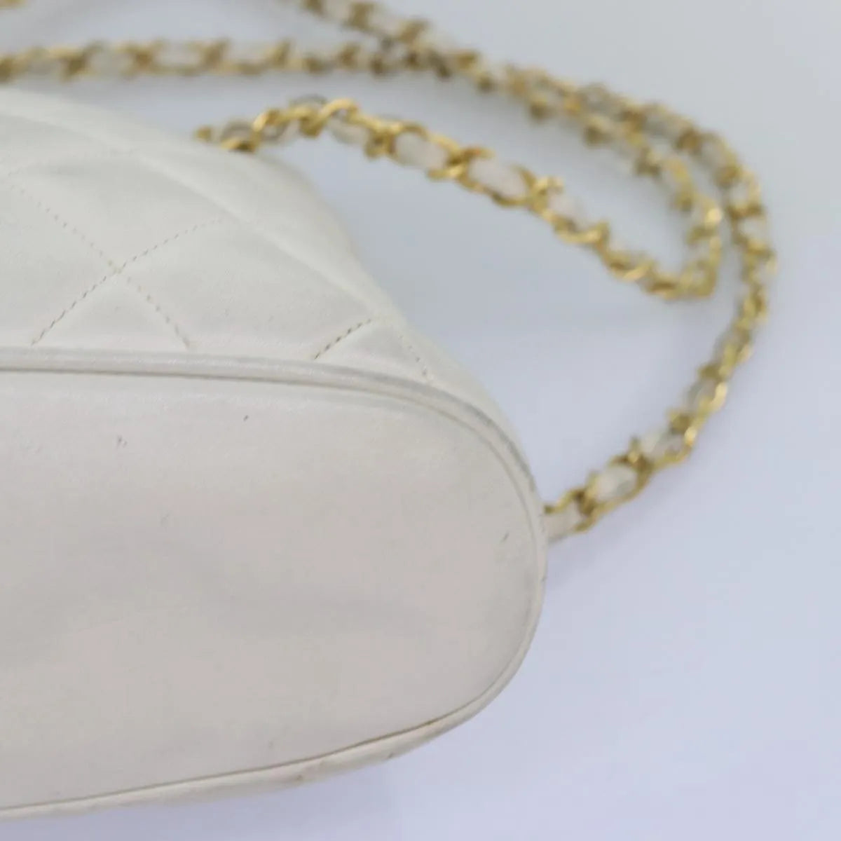 Chanel Vintage Zip Chain Quilted Caviar White Leather Shoulder Bag Bag (Pre-Owned)