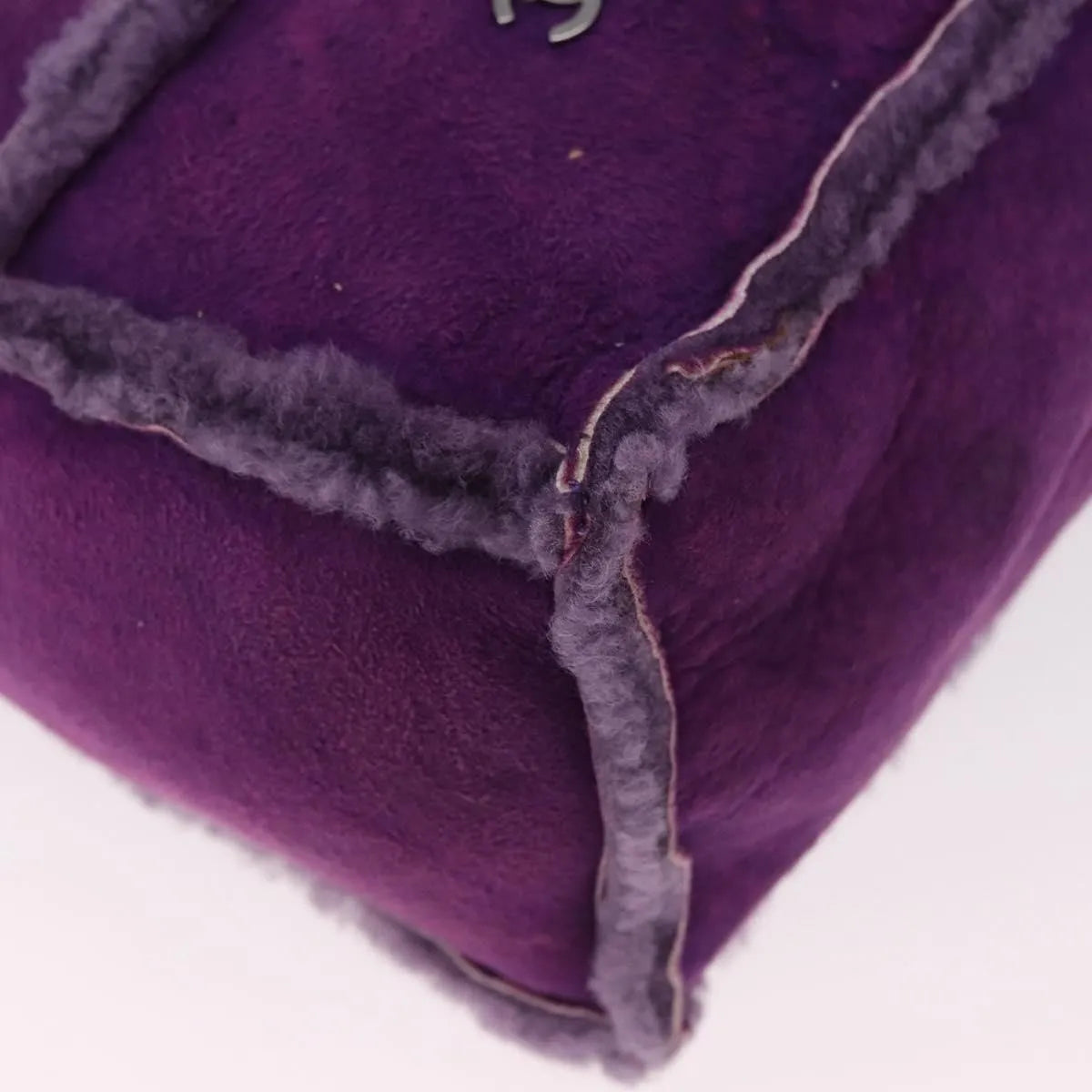 Chanel Cc Logo Shearling And Suede Purple Suede Shoulder Bag Bag (Pre-Owned)