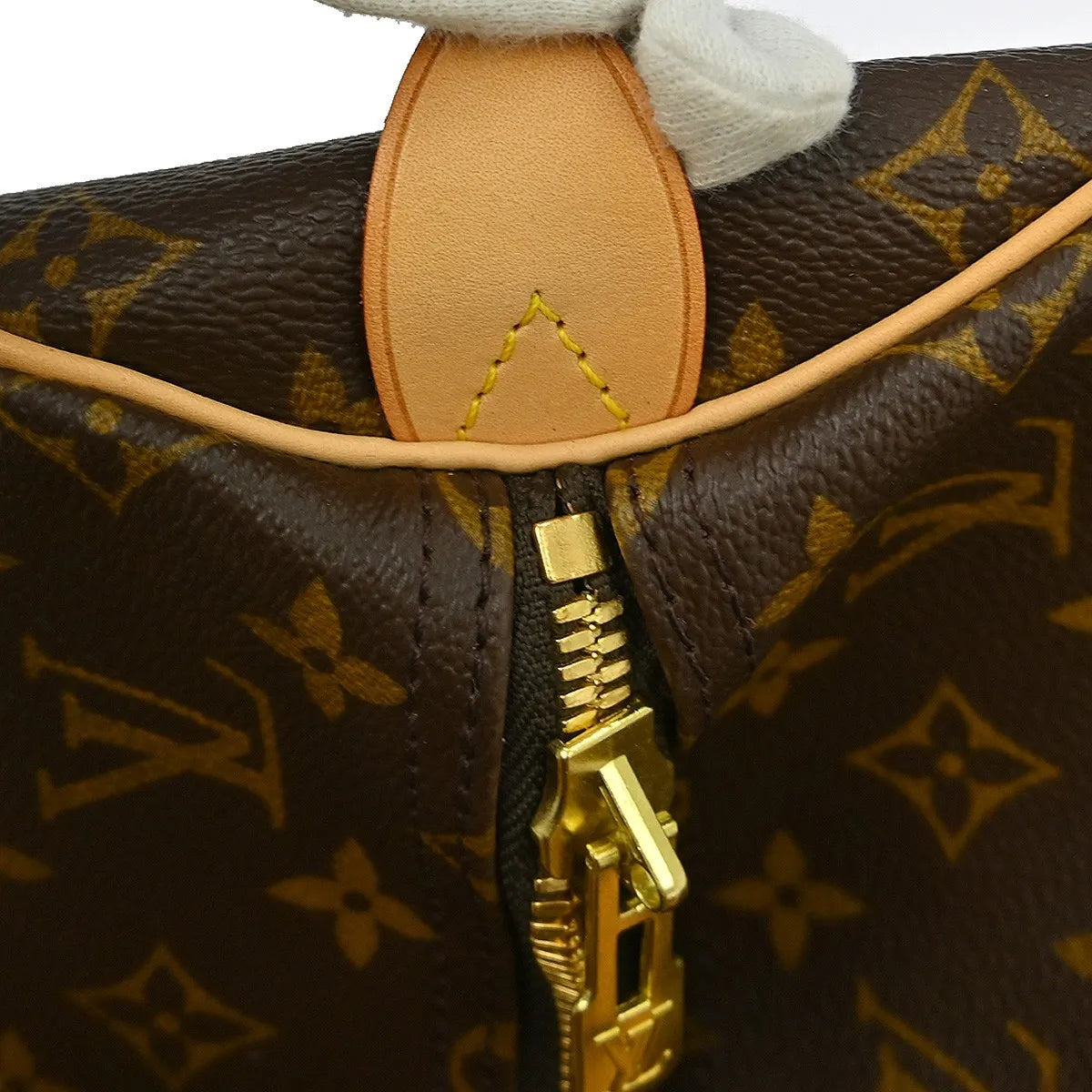 Louis Vuitton Keepall Bag Monogram Canvas Brown Canvas Travel Bag Bag (Pre-Owned)