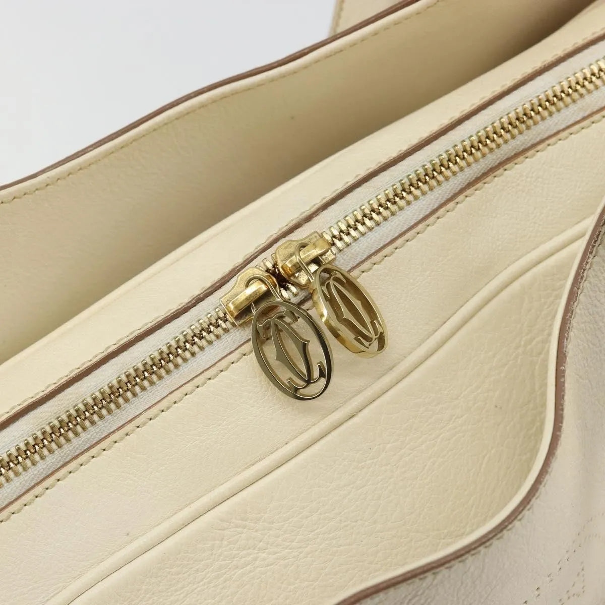 Cartier Marcello Leather White Leather Shoulder Bag Bag (Pre-Owned)