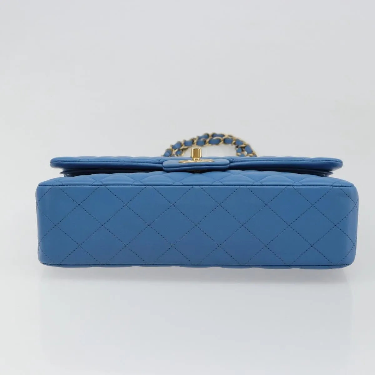Chanel Matelassé Lambskin Leather Blue Leather Handbag (Pre-Owned)