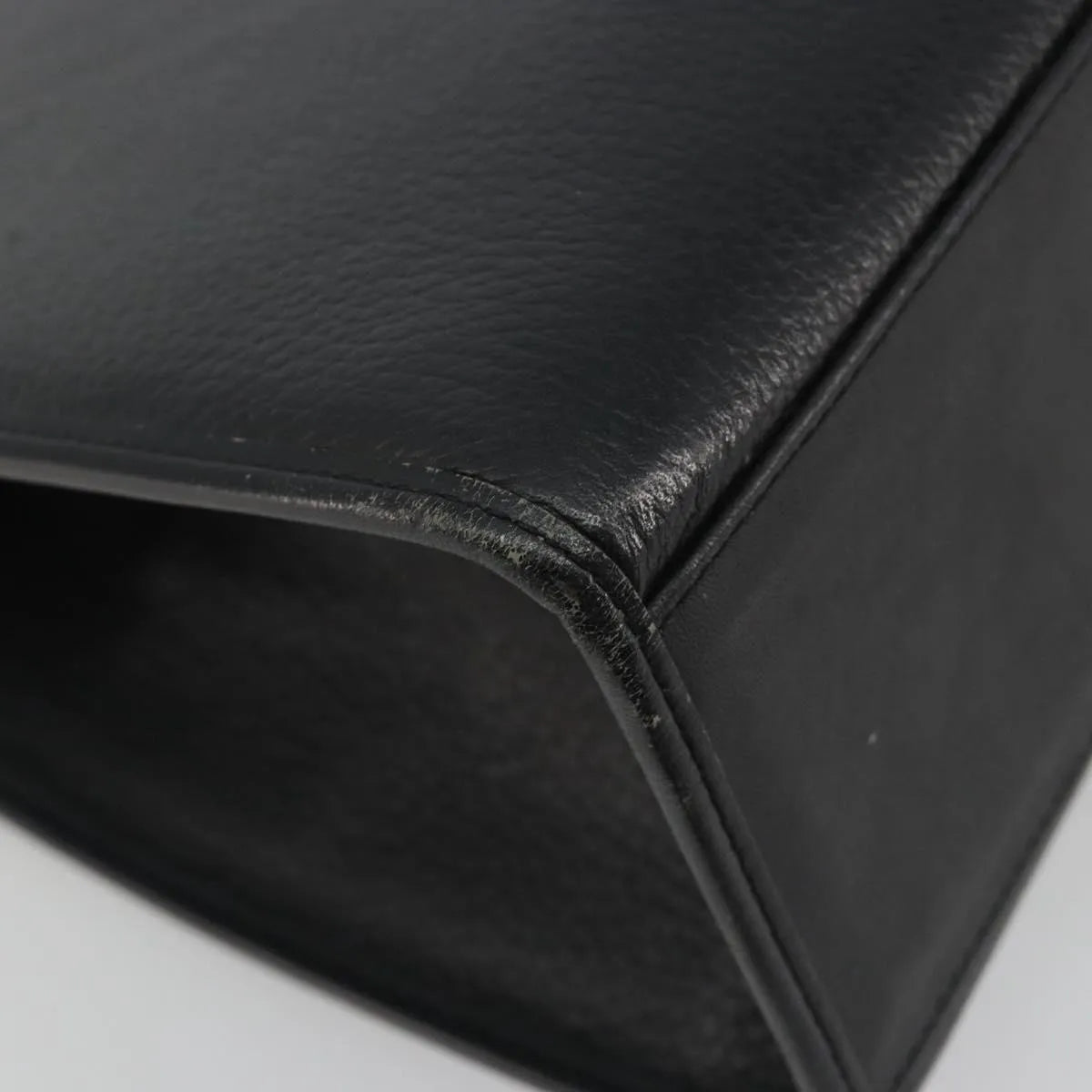 Burberry Vintage Leather Black Leather Handbag (Pre-Owned)