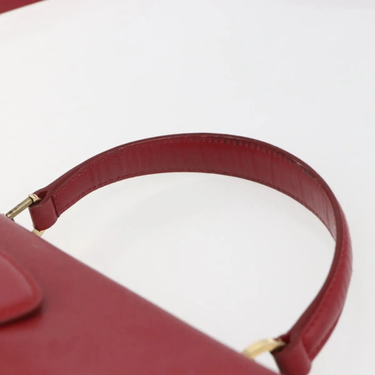 Salvatore Ferragamo Gancini Leather Red Leather Handbag (Pre-Owned)