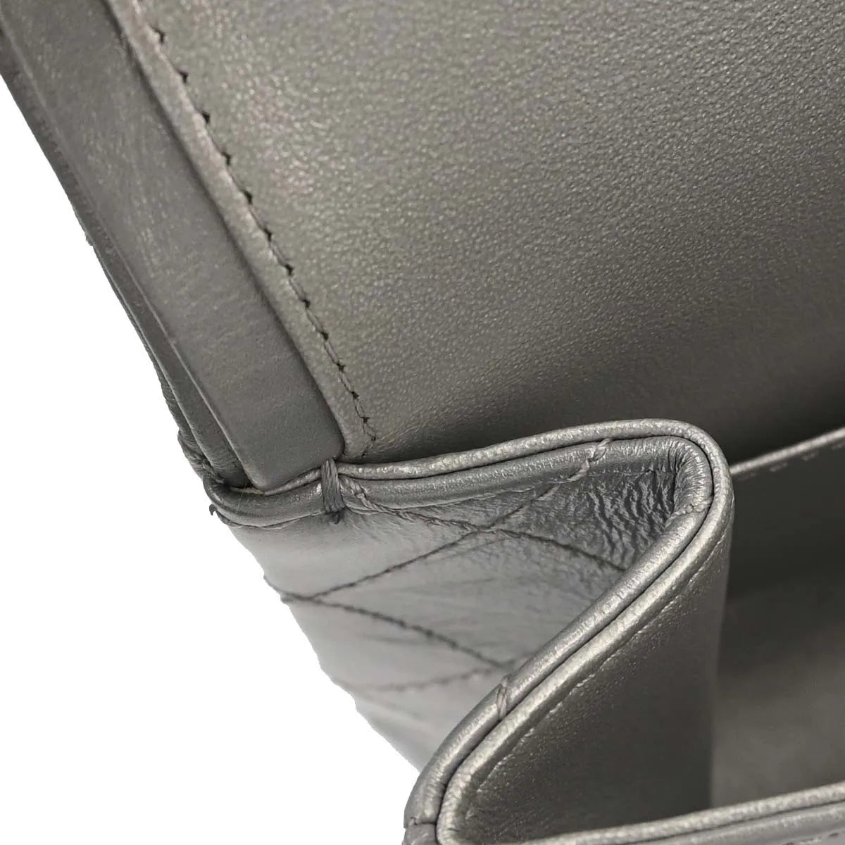 Chanel Reissue 2.55 Double Compartment Flap Quilted Aged Calfskin Silver Calfskin Shoulder Bag Bag (Pre-Owned)
