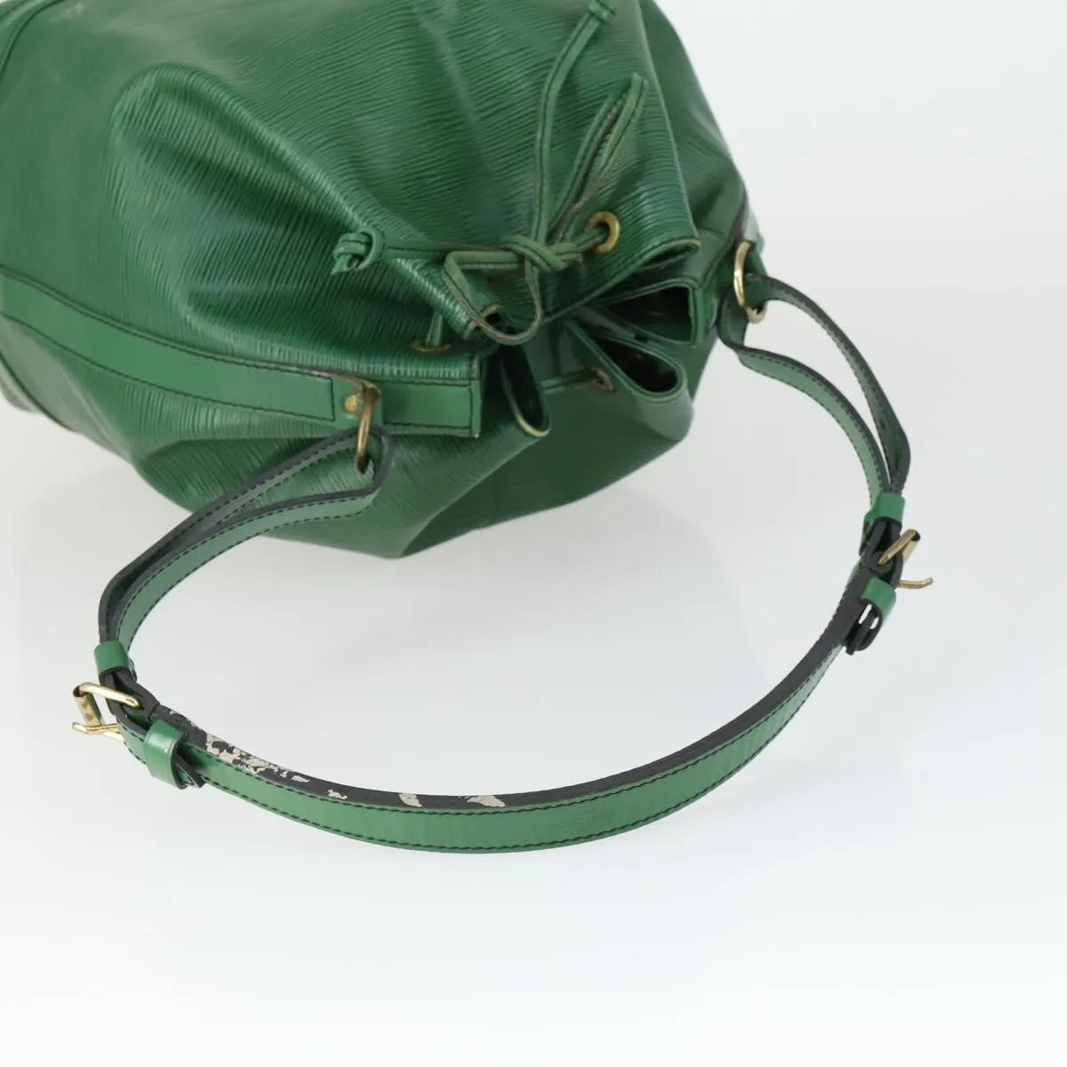 Louis Vuitton Noe Epi Leather Green Leather Shoulder Bag Bag (Pre-Owned)