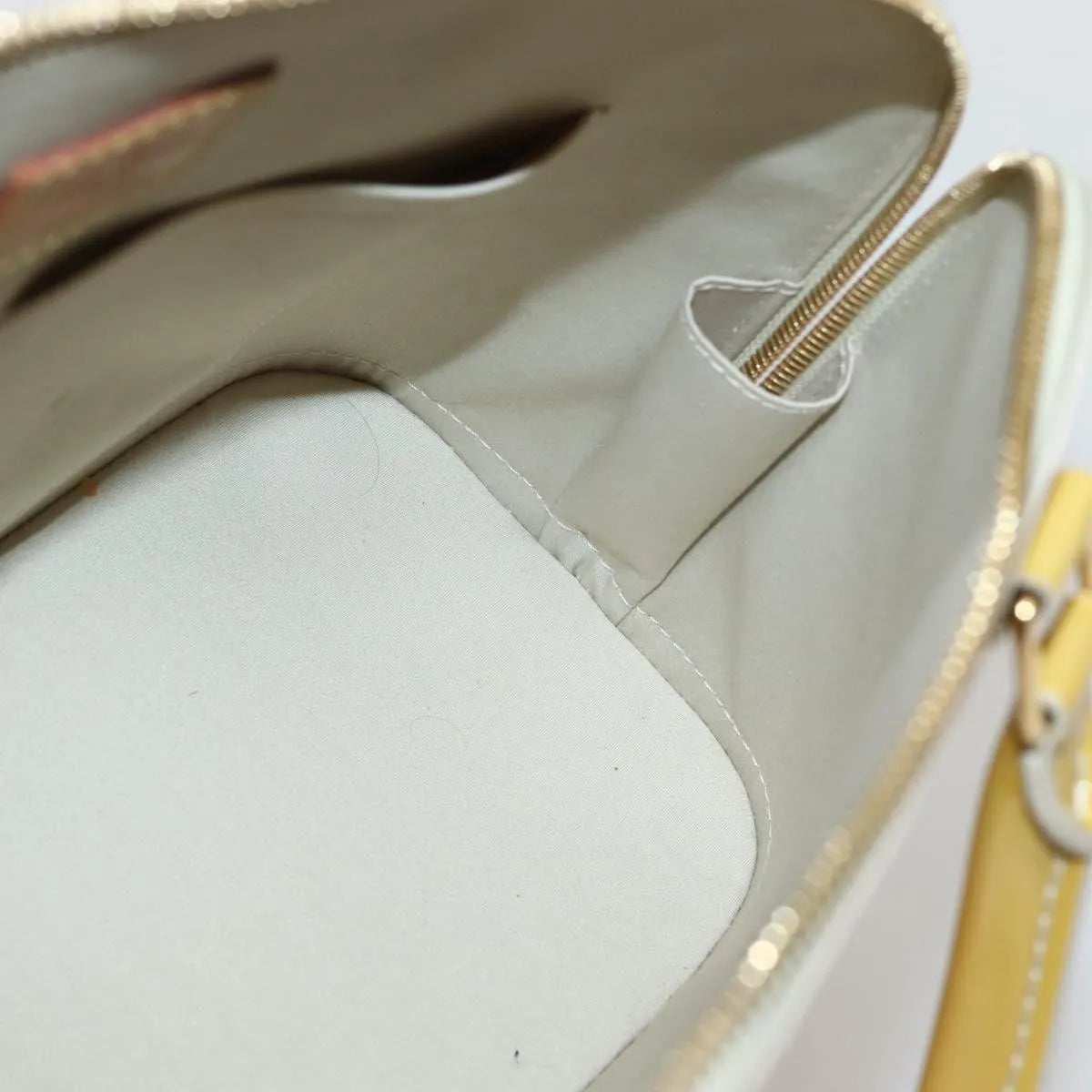 Louis Vuitton Alma Monogram Vernis Beige Patent_Leather Handbag (Pre-Owned)