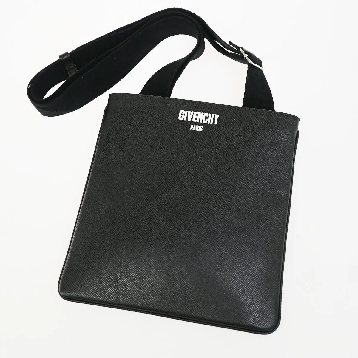 Givenchy Logo Messenger Leather Black Leather Shoulder Bag Bag (Pre-Owned)