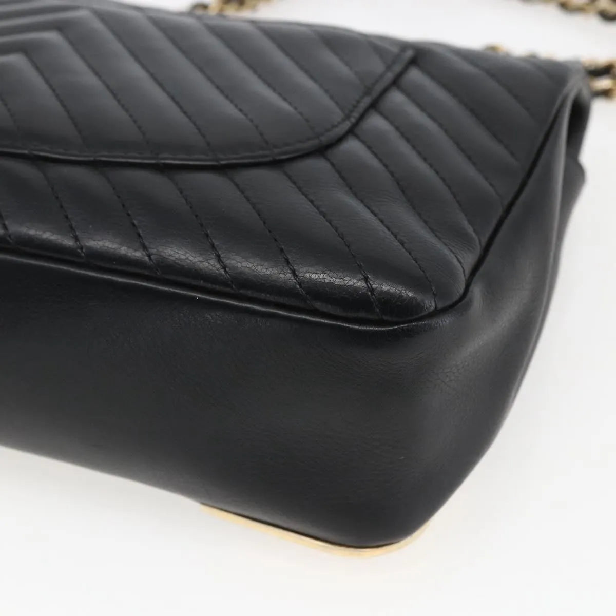 Chanel Double Chevron Flap Quilted Leather Black Leather Shoulder Bag Bag (Pre-Owned)