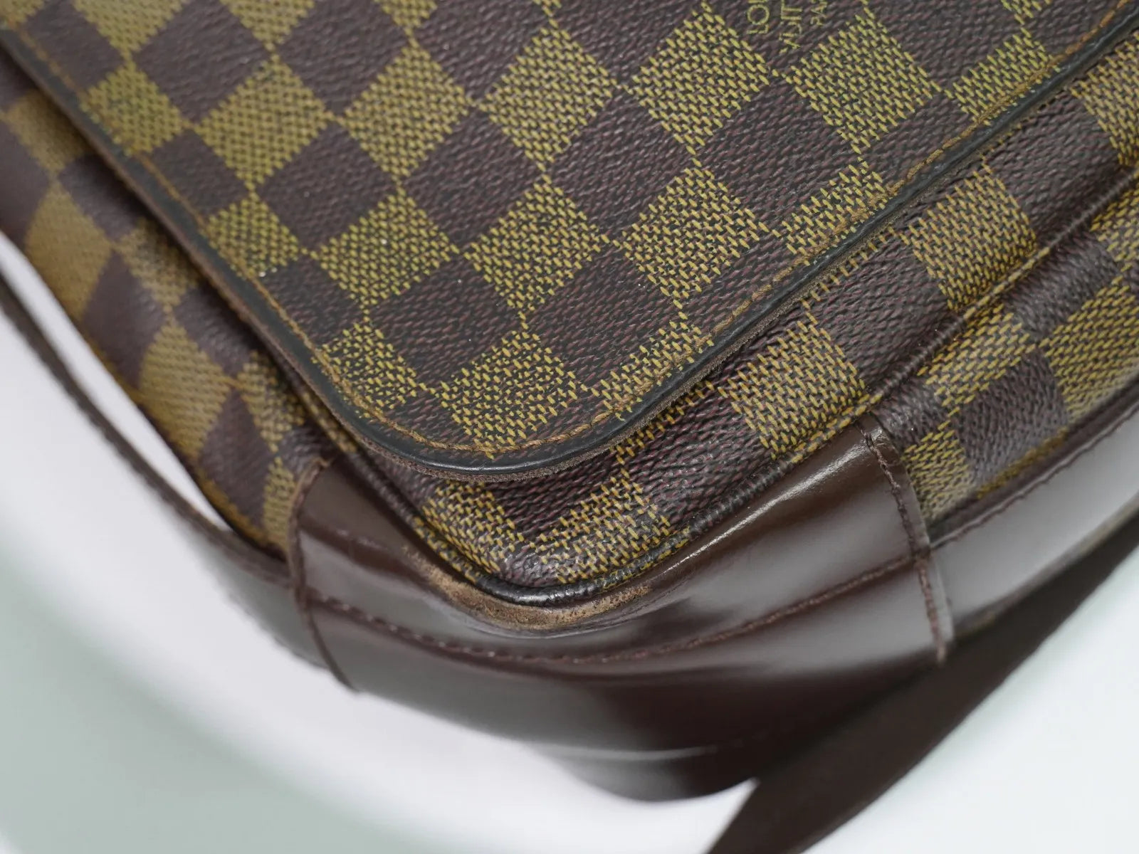 Louis Vuitton Bastille Damier Brown Canvas Shoulder Bag Bag (Pre-Owned)