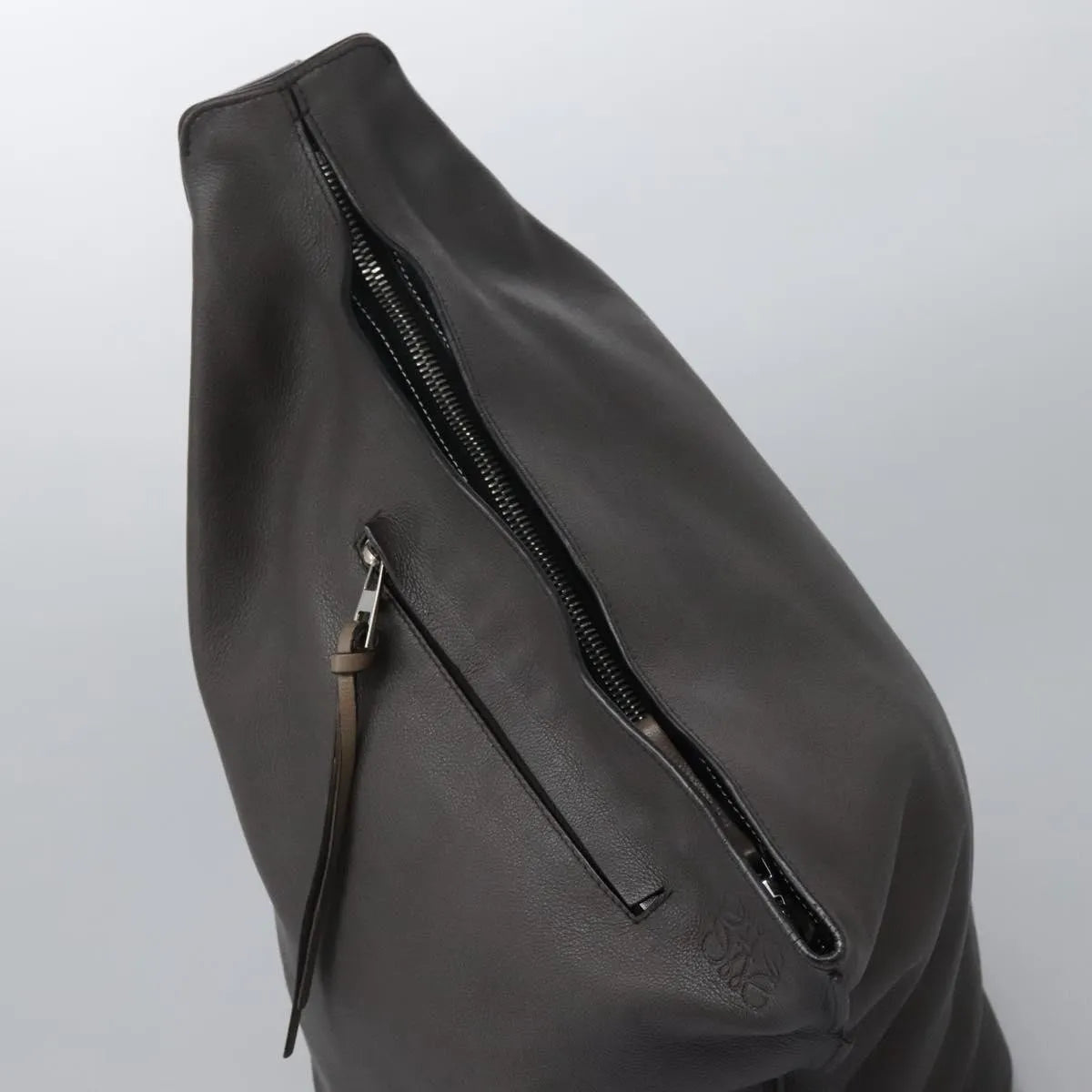 Loewe Anton Sling Bag Leather Gray Leather Backpack Bag (Pre-Owned)