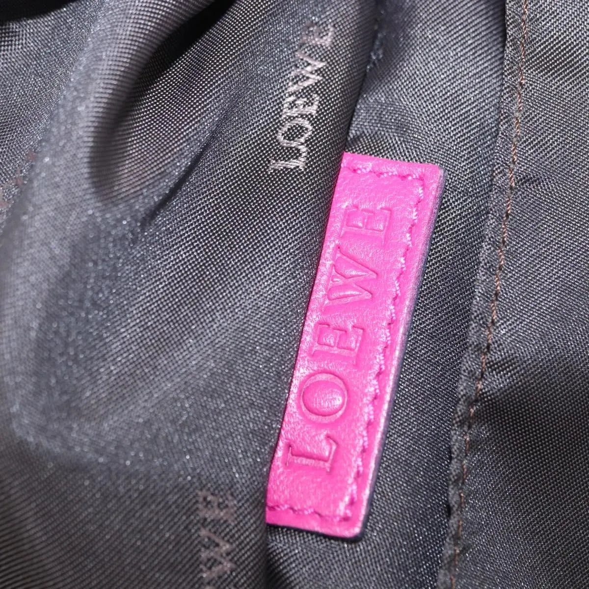 Loewe Anagram Logo Nappa Aire Hand Leather Pink Leather Handbag (Pre-Owned)