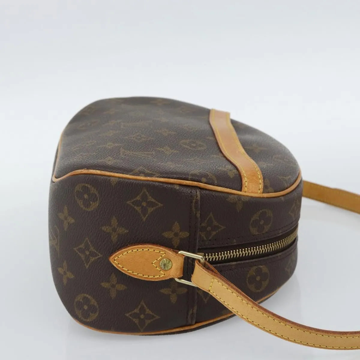 Louis Vuitton Blois Monogram Canvas Brown Canvas Shoulder Bag Bag (Pre-Owned)