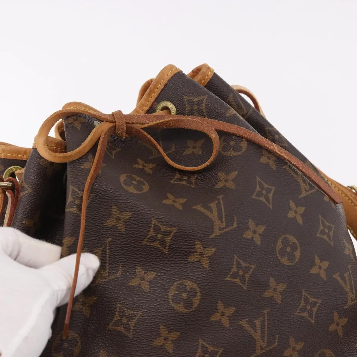 Louis Vuitton Petit Noe Monogram Canvas Brown Canvas Shoulder Bag Bag (Pre-Owned)
