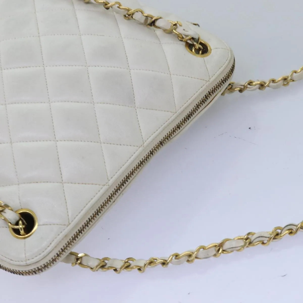 Chanel Vintage Zip Chain Quilted Caviar White Leather Shoulder Bag Bag (Pre-Owned)