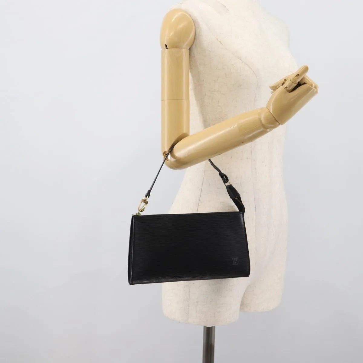 Louis Vuitton Pochette Accessoires Epi Black Leather Clutche & Pouche Bag (Pre-Owned)