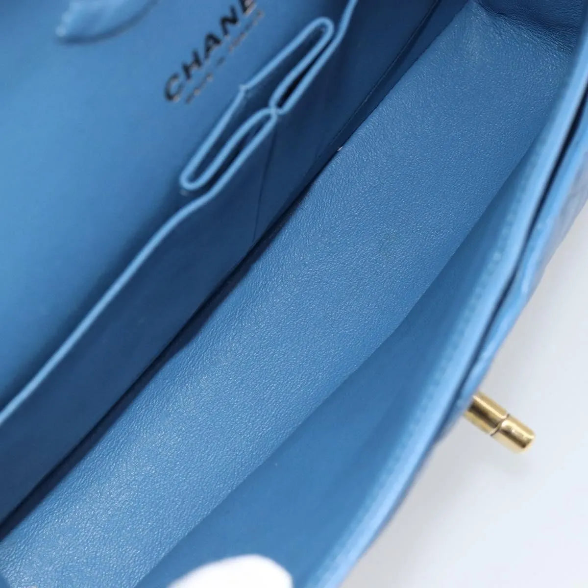 Chanel Matelassé Lambskin Leather Blue Leather Handbag (Pre-Owned)