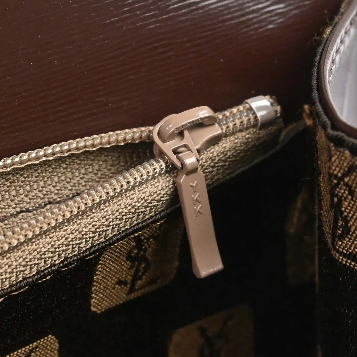 Saint Laurent Vintage Leather Brown Leather Shoulder Bag Bag (Pre-Owned)