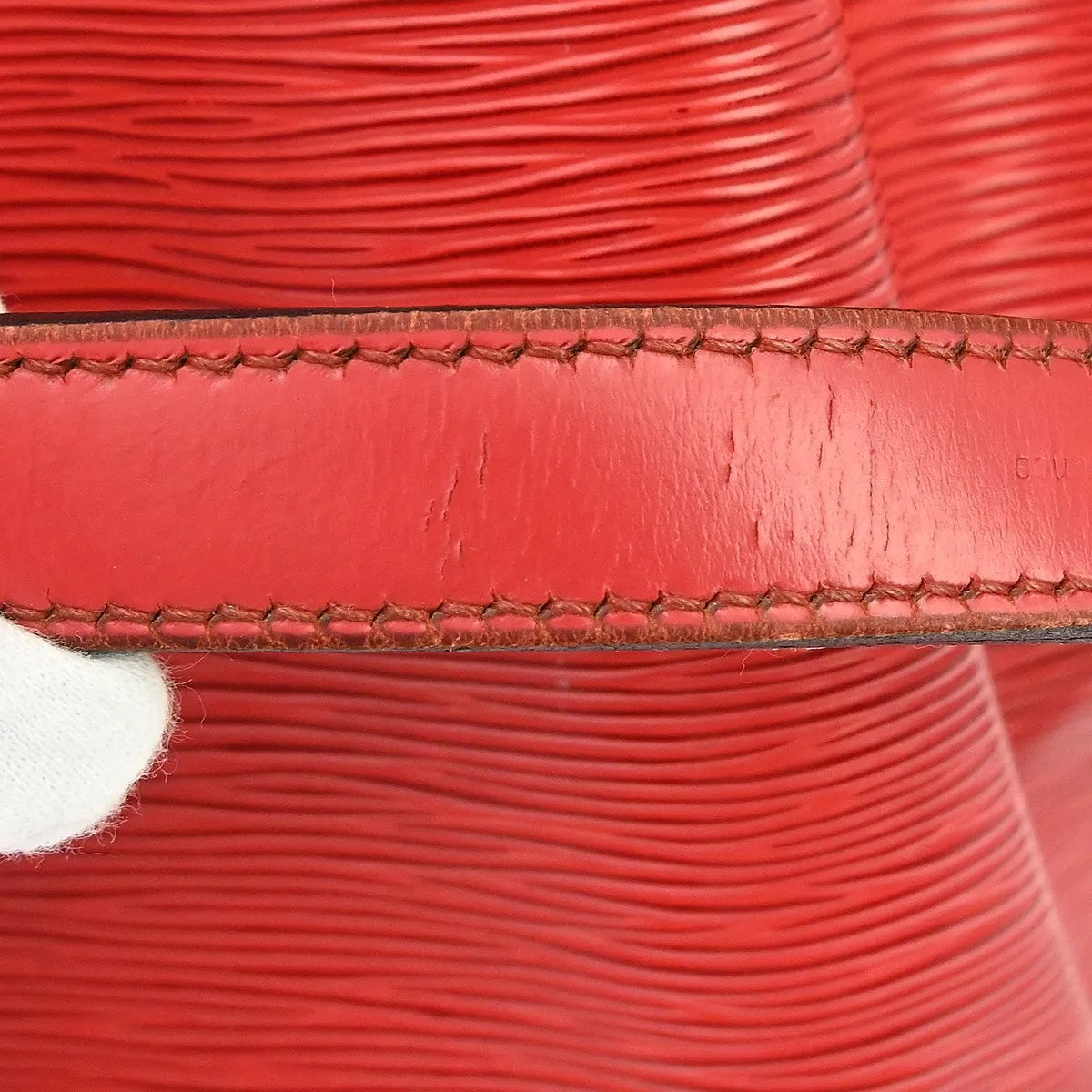 Louis Vuitton Petit Noe Epi Leather Red Leather Shoulder Bag Bag (Pre-Owned)