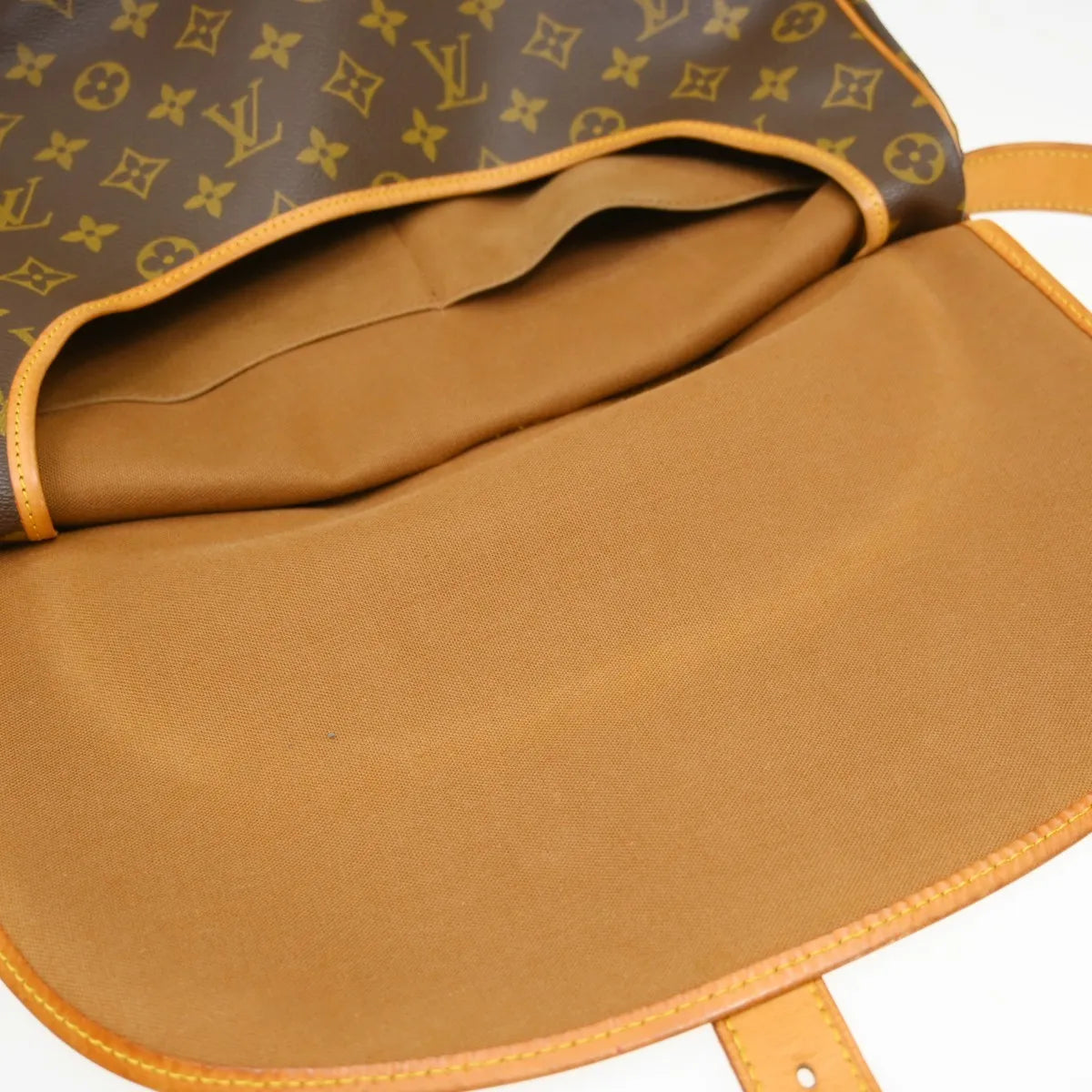 Louis Vuitton Saumur Monogram Canvas Brown Canvas Shoulder Bag Bag (Pre-Owned)