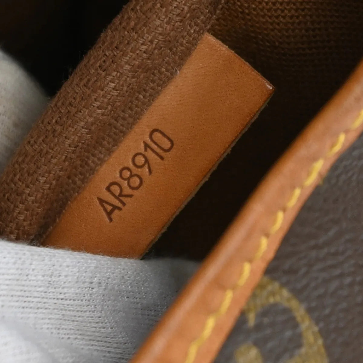 Louis Vuitton Saumur Monogram Canvas Brown Canvas Shoulder Bag Bag (Pre-Owned)