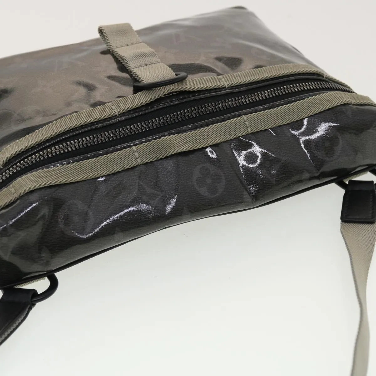 Louis Vuitton Messenger Limited Edition Monogram Eclipse Glaze Canvas Black Canvas Shoulder Bag Bag (Pre-Owned)