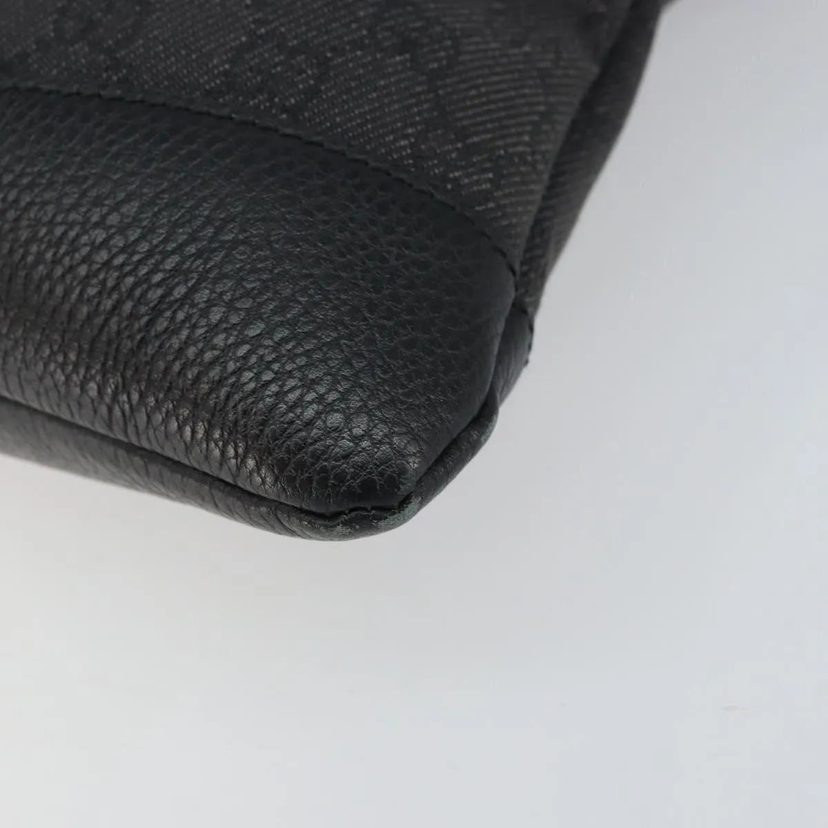 Gucci Zip Messenger Gg Canvas With Perforated Leather Black Canvas Shoulder Bag Bag (Pre-Owned)