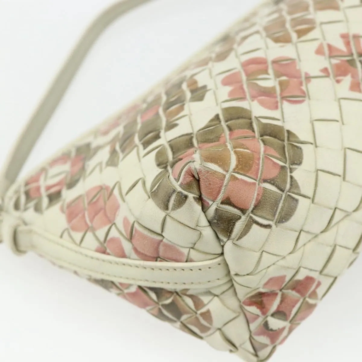 Bottega Veneta Intrecciato Clutch Leather White Leather Clutche & Pouche Bag (Pre-Owned)