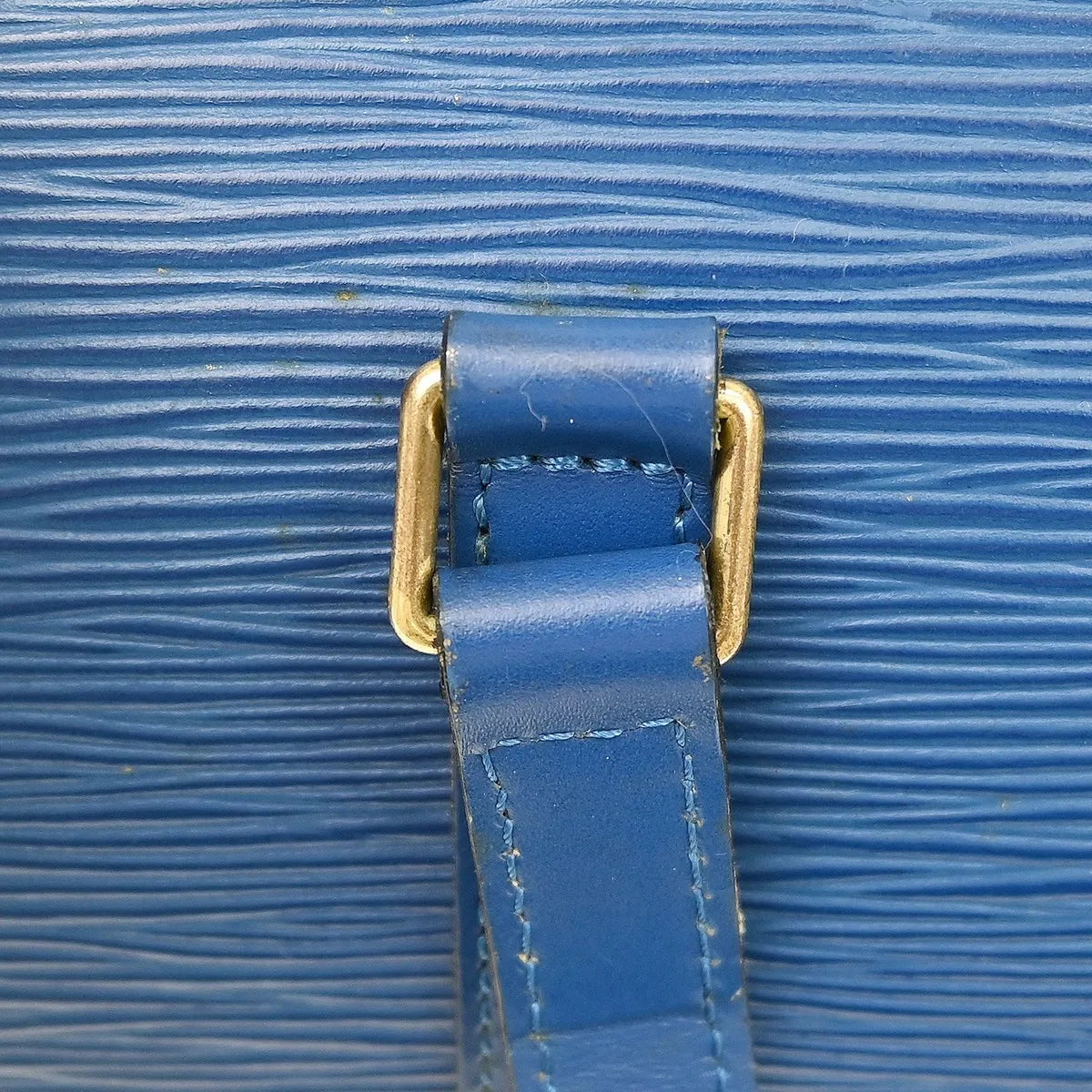Louis Vuitton Soufflot Epi Leather Blue Leather Handbag (Pre-Owned)