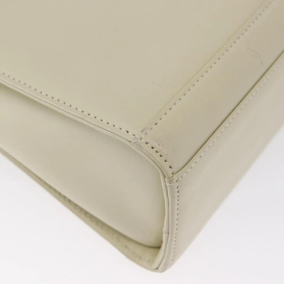 Givenchy Vintage Leather Beige Leather Handbag (Pre-Owned)