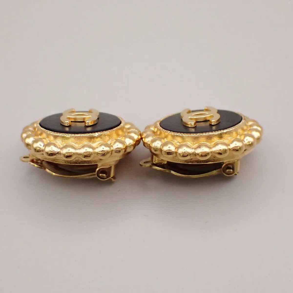 Chanel Cc Round Metal Black Gold_Plated Earrings Jewelry (Pre-Owned)