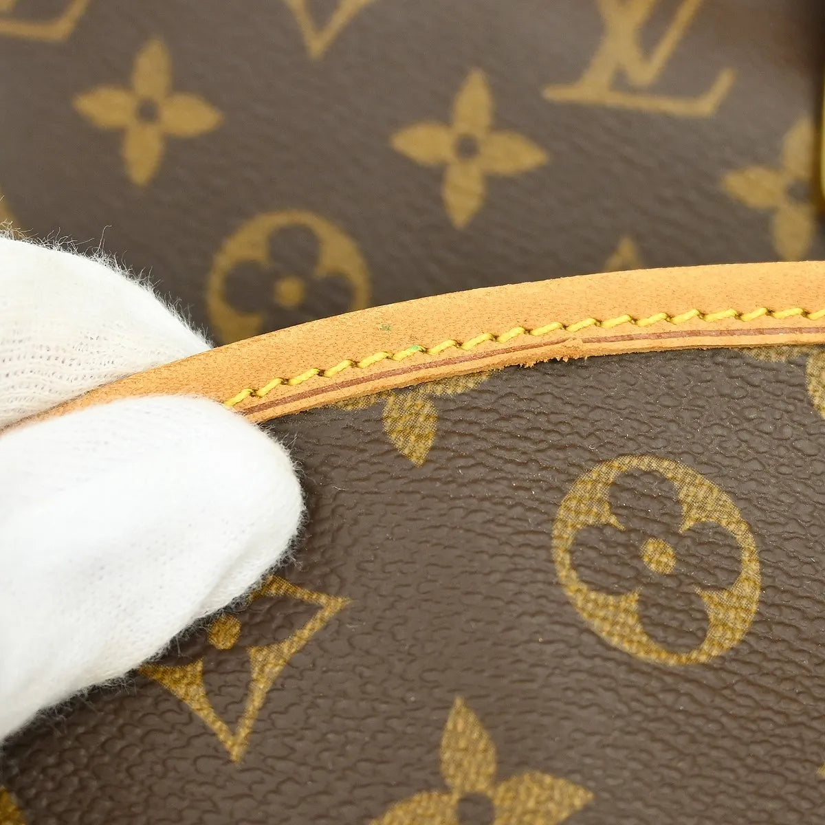 Louis Vuitton Saumur Monogram Canvas Brown Canvas Shoulder Bag Bag (Pre-Owned)